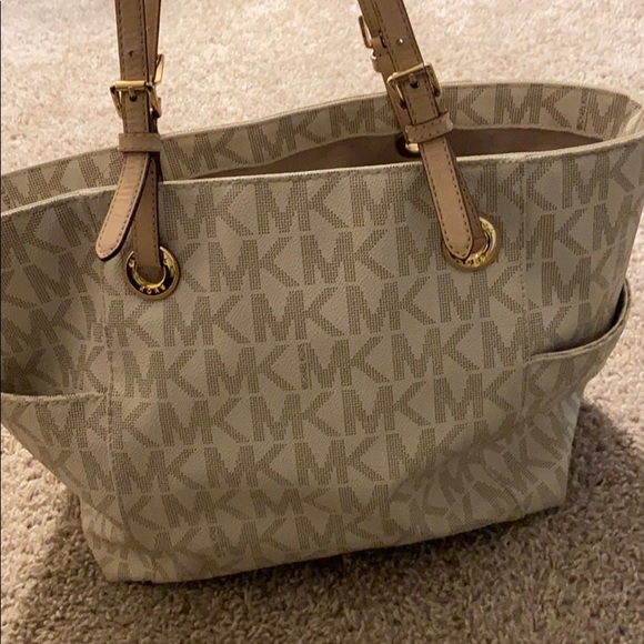 Michael Kors purse - Picture 3 of 3